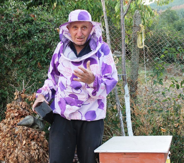 Бай Мехмед от Македонци: Пчеларството е най-голямата страст в живота ми