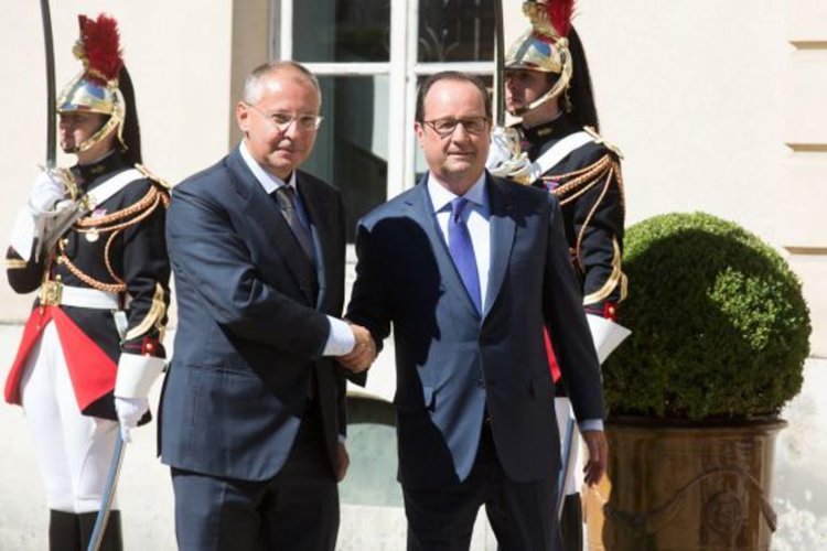 Станишев в Париж: Левицата може да възроди Европа