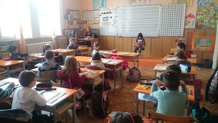 234 първокласници очакват общинските училища