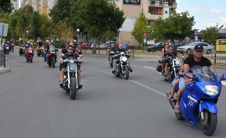 Мото шоу на бул."Благоев" вдигна адреналина