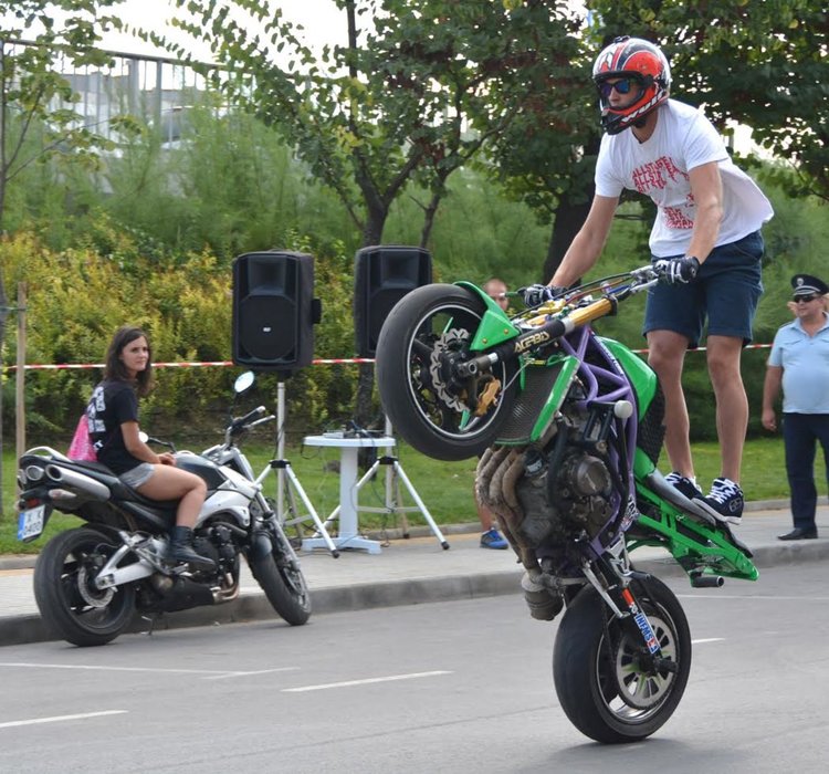 Мото шоу на бул."Благоев" вдигна адреналина