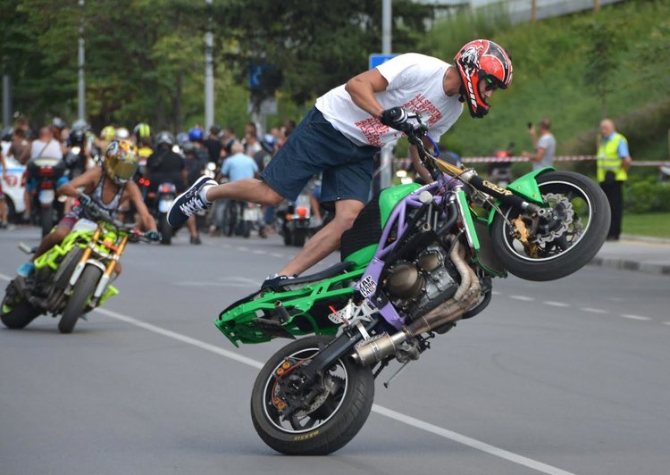 Мото шоу на бул."Благоев" вдигна адреналина