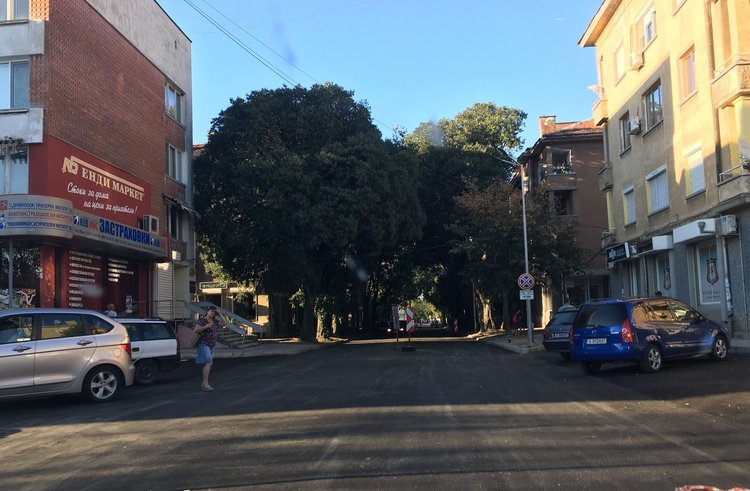 Асфалтират  ул."Ромен Ролан", пускат автомобили в края на седмицата