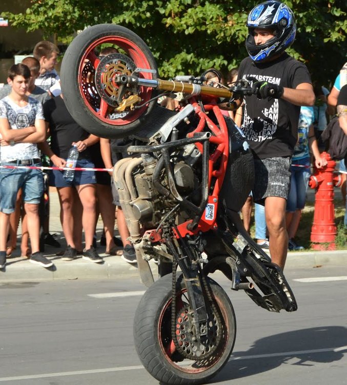 Мото шоу на бул."Благоев" вдигна адреналина