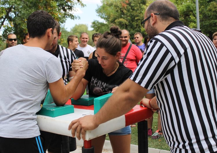 Деница дръзна да премери сили с участниците в турнира