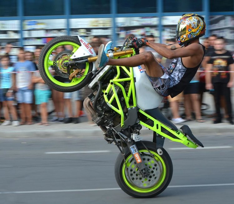 Мото шоу на бул."Благоев" вдигна адреналина