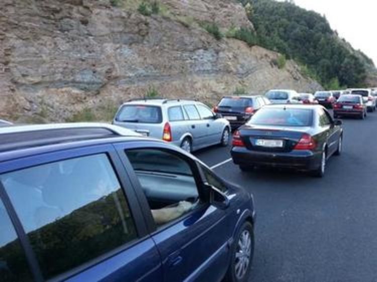 Километрични опашки на ГКПП "Маказа"