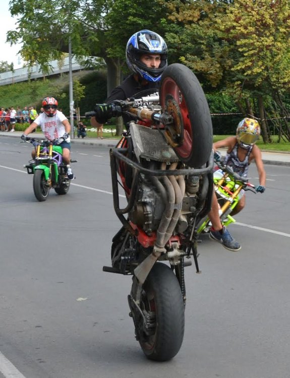 Мото шоу на бул."Благоев" вдигна адреналина