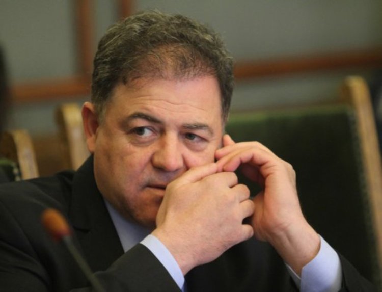 Военното министерство се провали в опита си да купи 20 автобуса за армията  