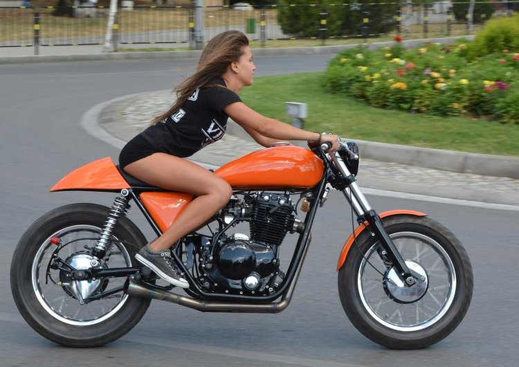 Мото шоу на бул."Благоев" вдигна адреналина