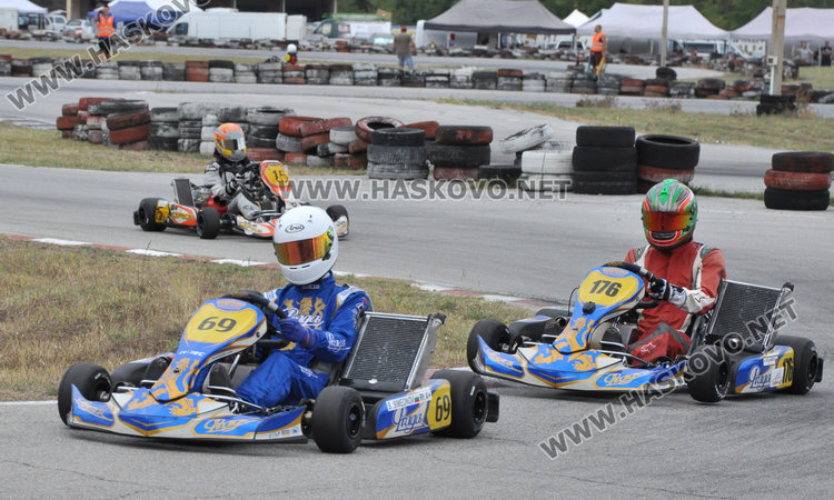 Симеон Симеонов се състезава с номер 69