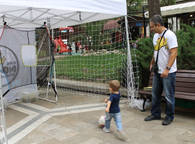 Шатрата на малките футболисти