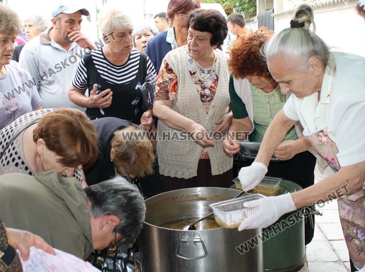 Опашка за курбана се изви до храм "Св.Димитър"