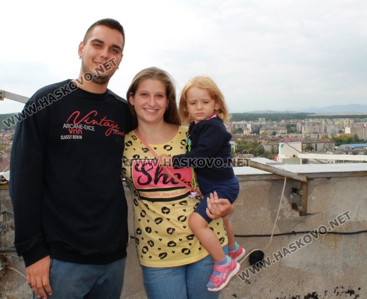 Семейство от Варна също се любоваше на гледката на града от високо