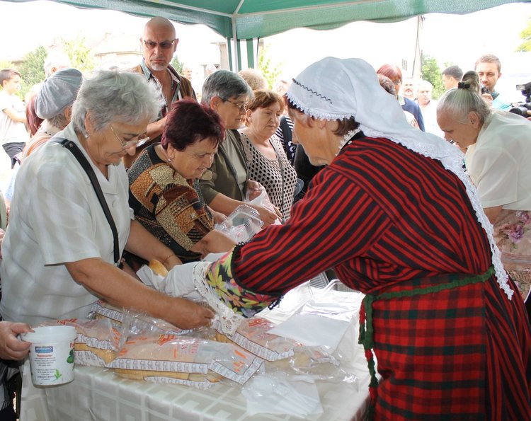 Опашка за курбана се изви до храм "Св.Димитър"