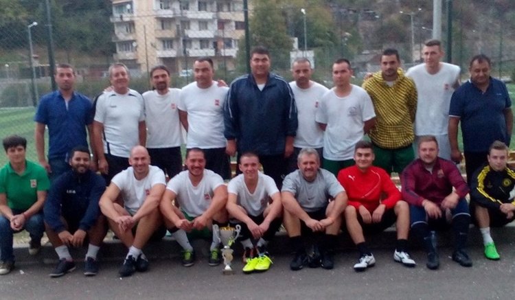 Отборът на Община Смолян грабна "Купата на кмета" на Мадан