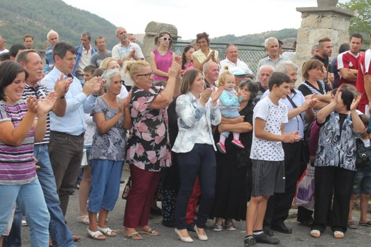 Възобновиха традицията по отбелязването на празника на Боровица