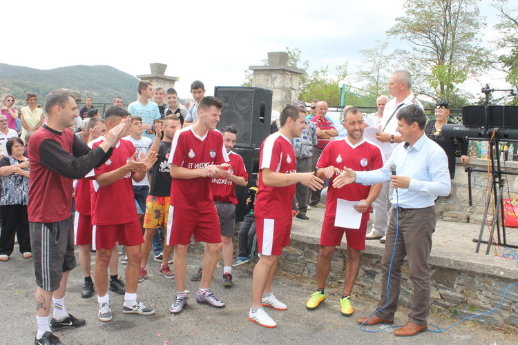 Оспорвани битки на футболния турнир в Боровица