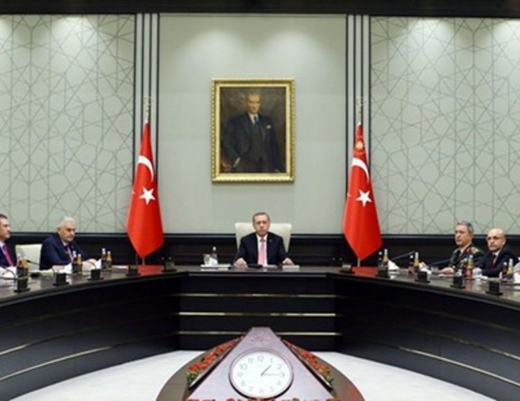 В Турция продължават да задържат журналисти  