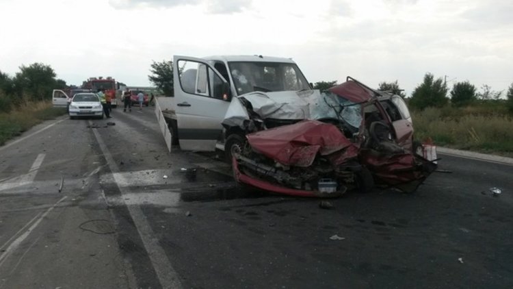 Двама загинаха във верижна катастрофа край Пловдив