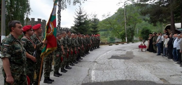 16 кандидати се борят за 10 места във военното подразделение в Смолян
