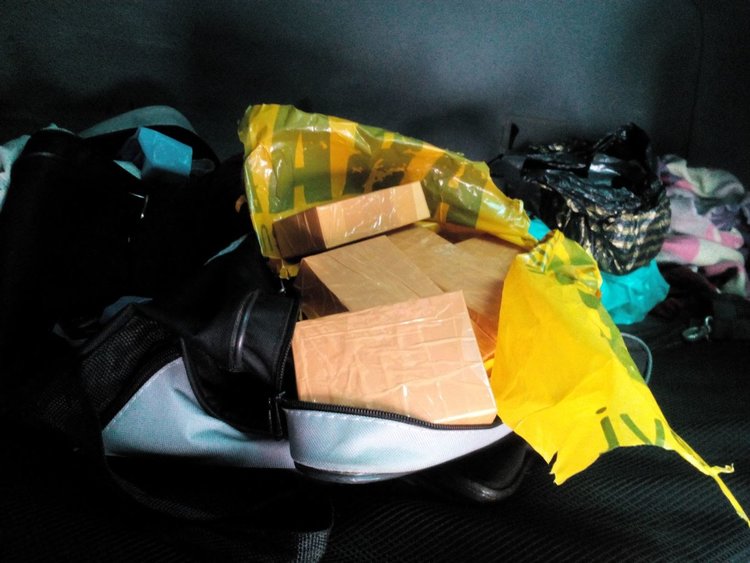 Спипаха контрабандно злато за над 100 бона в камион