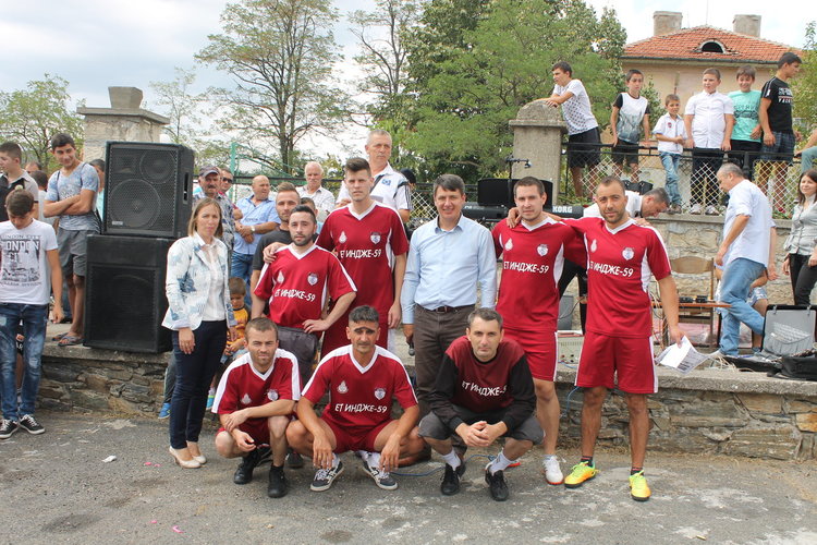 Оспорвани битки на футболния турнир в Боровица