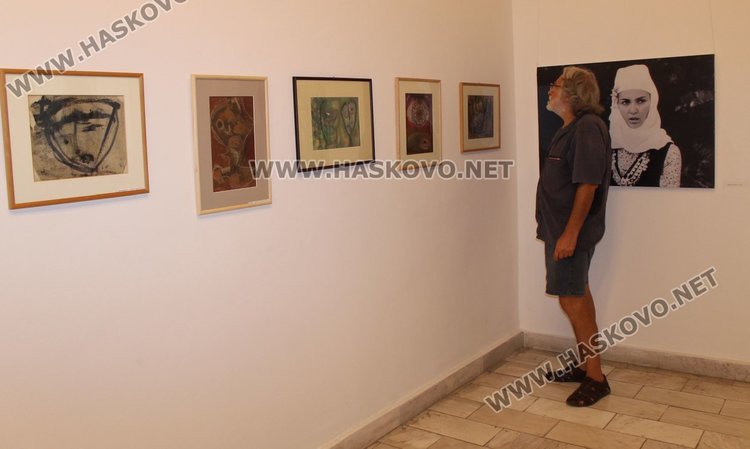 В една от залите на галерията бе открита изложба на художникът Иван Милев
