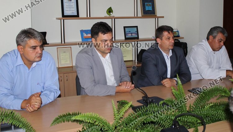  На пресконференция в Общината кметът Иво Димов, шефът на Областна дирекция на полицията ст.комисар Ангел Цанков и началникът на РУП- Димитровград гл.инспектор Ангел Дулев коментираха нововъведението