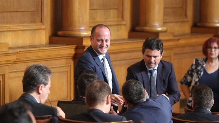 ЕС и НАТО са в криза, констатира Радан Кънев