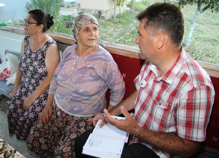 Казаните в Кьосево вече врат, семействата стягат зимнина