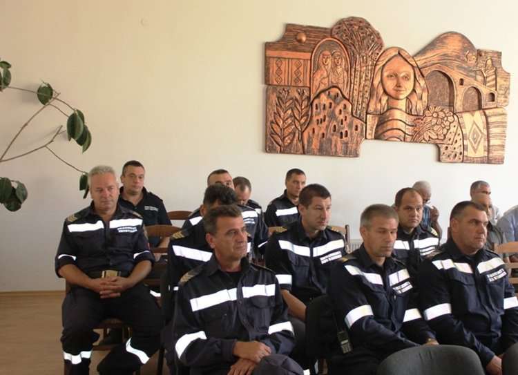 Румяна Бъчварова награди пожарникари от Ардино за себеотрицание