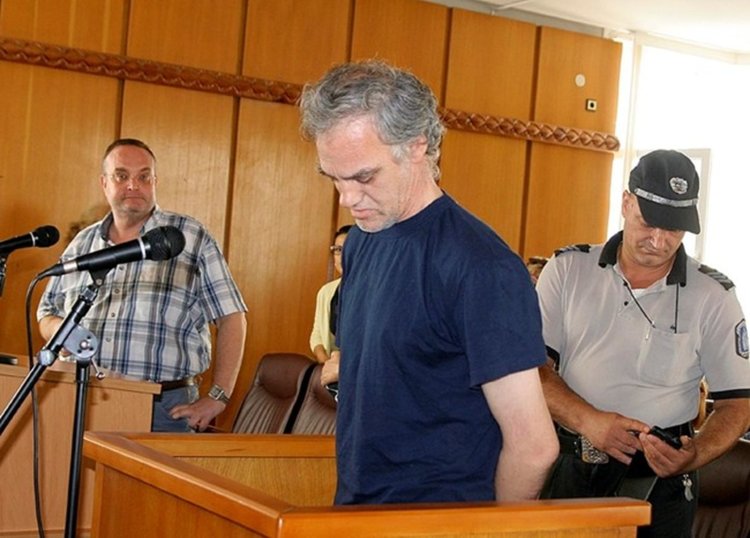 Клошарят, обвинен за полежа на Тютюневите складове, остава в ареста