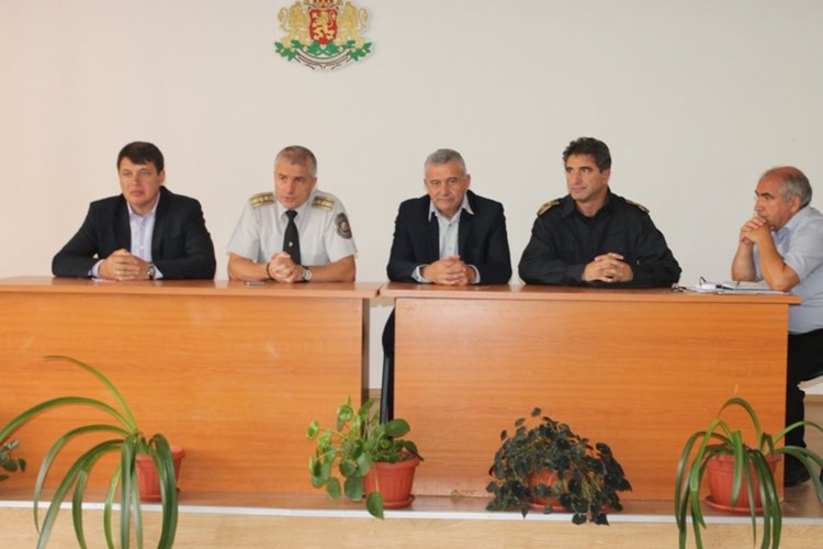 Румяна Бъчварова награди пожарникари от Ардино за себеотрицание