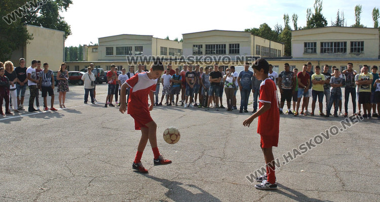 284 прекрачиха прага на Спортното, 24 нови малки надежди