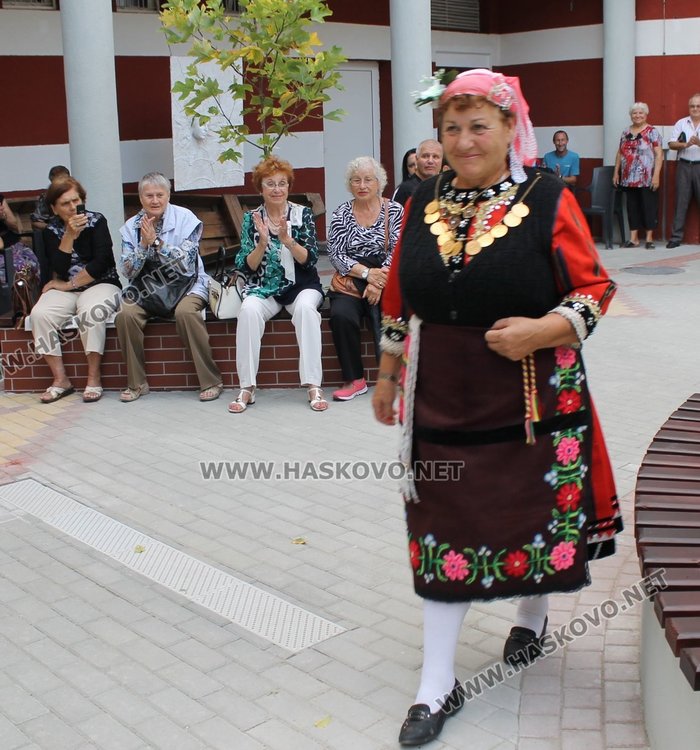 100- годишни носии демонстрираха в димитровградския музей