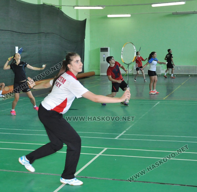 12 хасковлии спорят за медали в Международен турнир по бадминтон