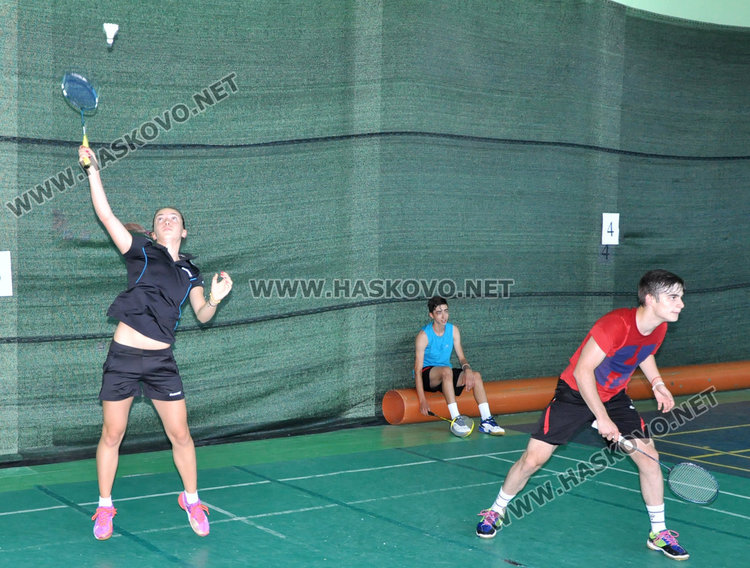 12 хасковлии спорят за медали в Международен турнир по бадминтон