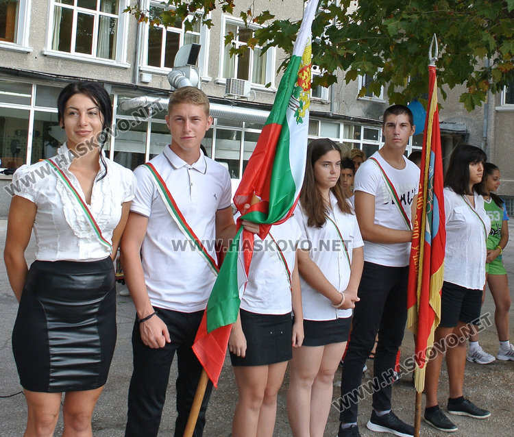 284 прекрачиха прага на Спортното, 24 нови малки надежди