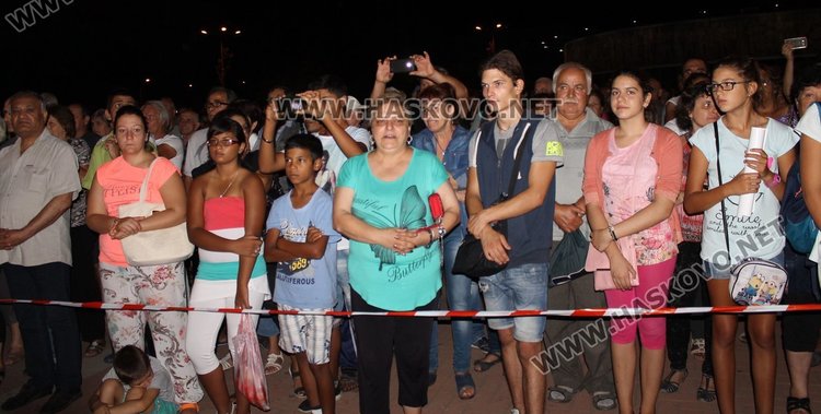 Димитровградчани тропаха хора на концерта на Славка Калчева