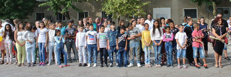 284 прекрачиха прага на Спортното, 24 нови малки надежди