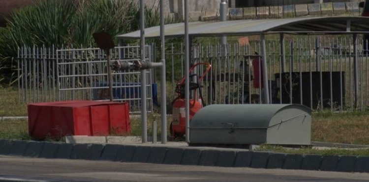  При зареждане на газ от автоцистерна в стационарен резервоар се е получил разлив