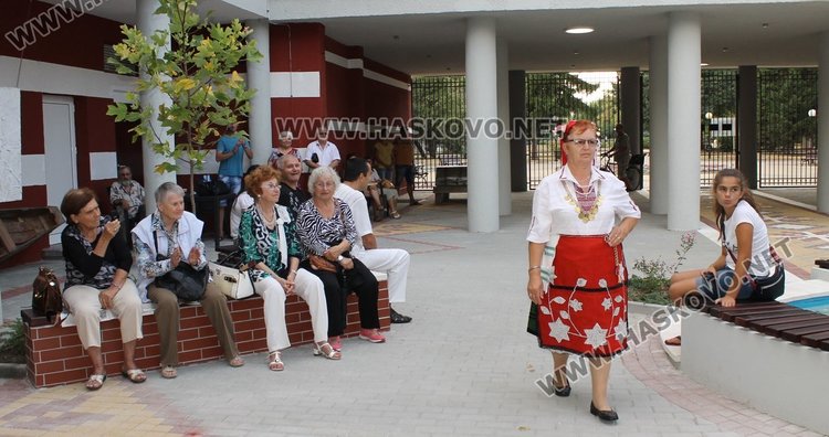 100- годишни носии демонстрираха в димитровградския музей