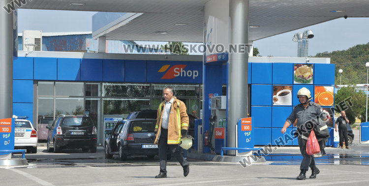 Теч на газ на бензиностанция затвори пътя Хасково - Димитровград 