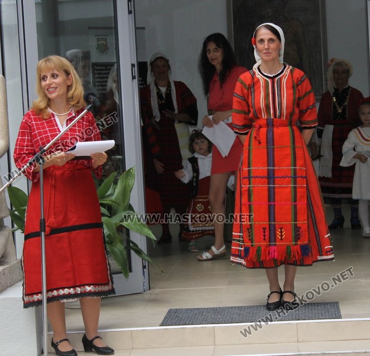 100- годишни носии демонстрираха в димитровградския музей