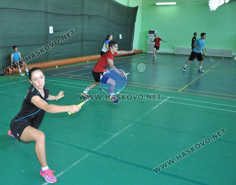 12 хасковлии спорят за медали в Международен турнир по бадминтон