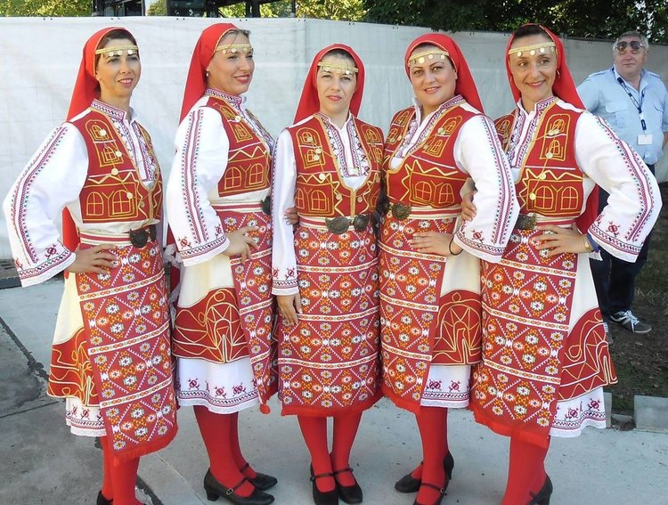 Танцов състав "Гайтани" към Детски и младежки център имаше изява в побратимения германски град Айзенхютенщадт.