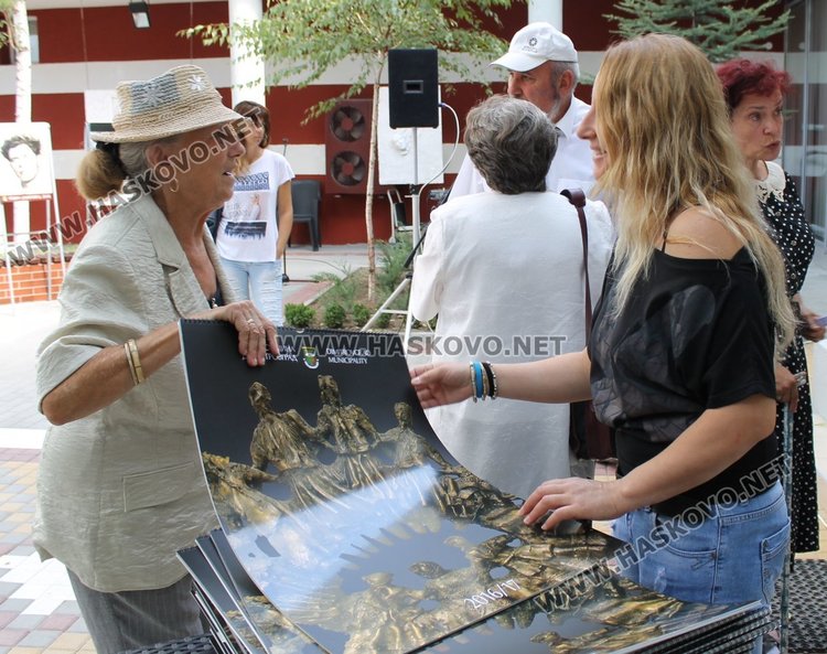 Представиха 9-ото издание на уникалния календар на Община Димитровград