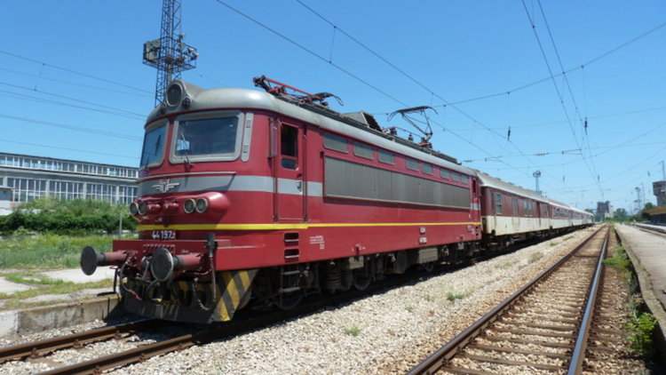 10 000 допълнителни места осигурява БДЖ за празничните дни