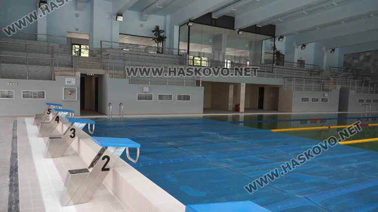 Нови 10 щата в общината, наетите ще се грижат за басейна